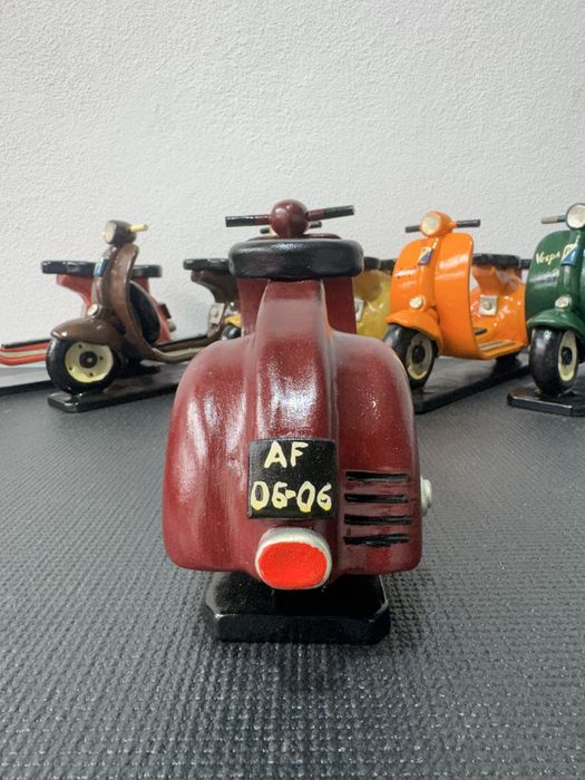 Vespa em Cerâmica (feita à mão)