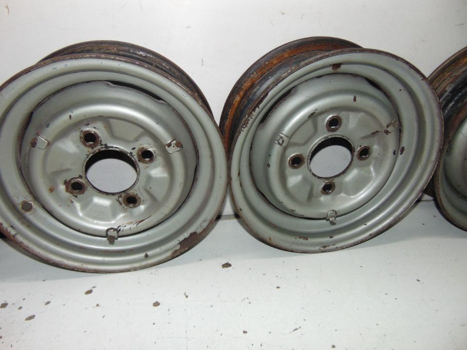 Datsun 1200 jantes " nova de stock antigo