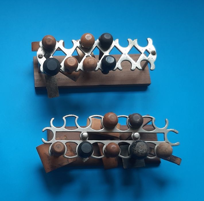 Conjunto de 5 raros suportes para carimbos em arte nova