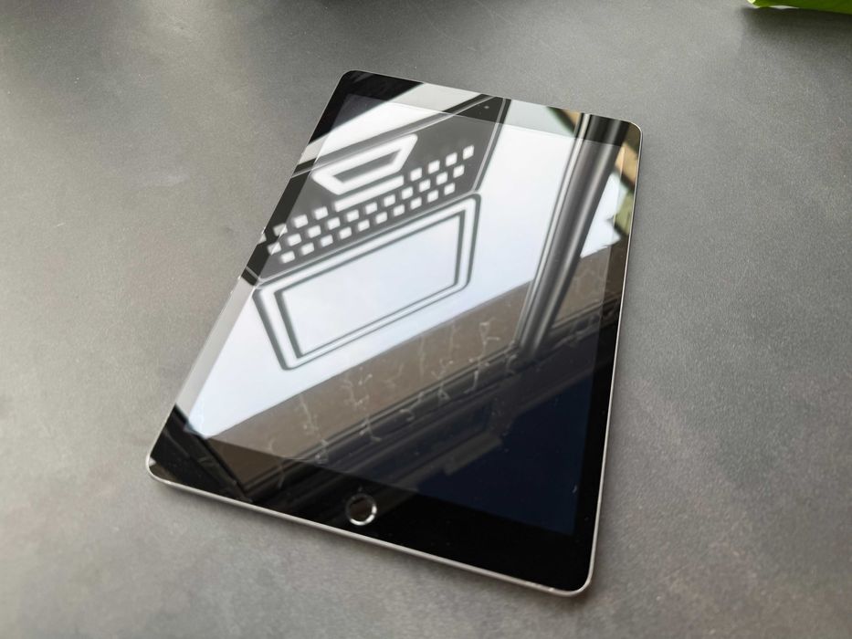 Tablet Apple iPad 9 gen. 64 GB WIFI bat: 59% + GW 6 msc