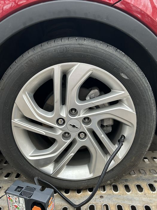 Chevrolet bolt ev euv комплект дисков с резиной 2023 год