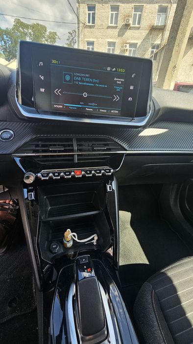 продам авто Peugeot  e-2008