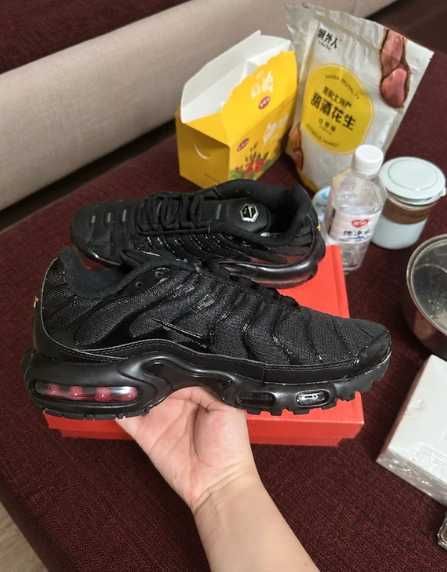 Nike_Air_Max_TN_Plus_Black R..38