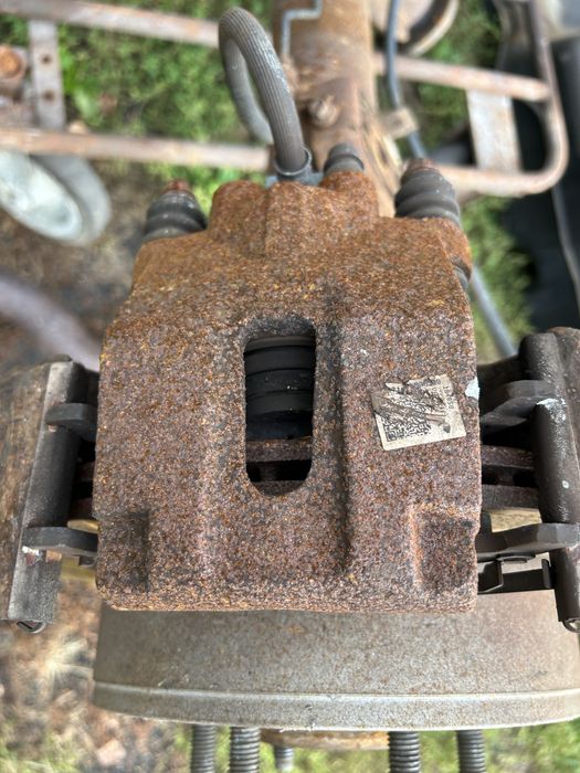 Ford f150 rok 2004-08 zaciski hamulcowe tył