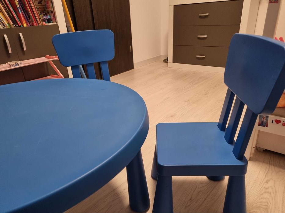 Stolik + 2 krzesełka