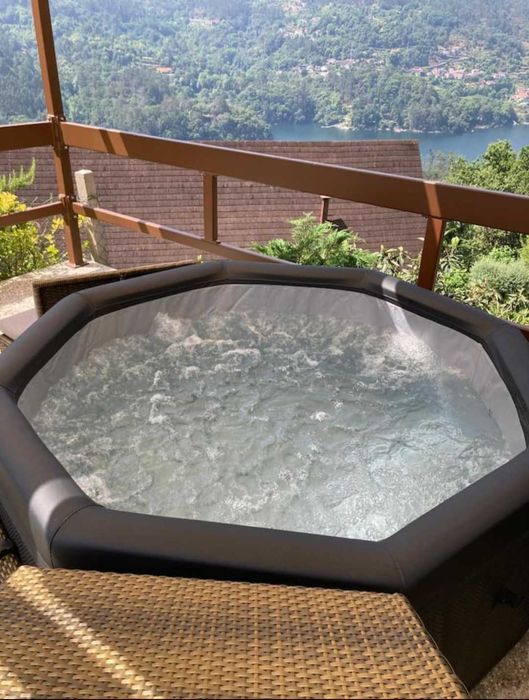 Jacuzzi exterior