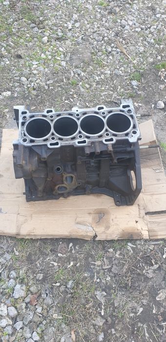 Продам мотор M9R 2.0 в разборе Блок,Коленвал и тд..