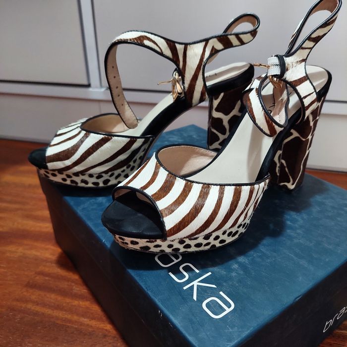 Босоніжки braska 37 розмір 24 см