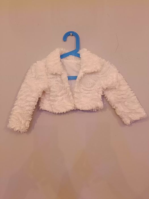 Białe bolerko narzutka 86/92