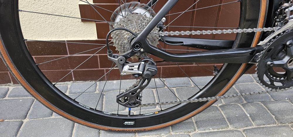 Cube Agree C62 SL aero carbon GRX gravel