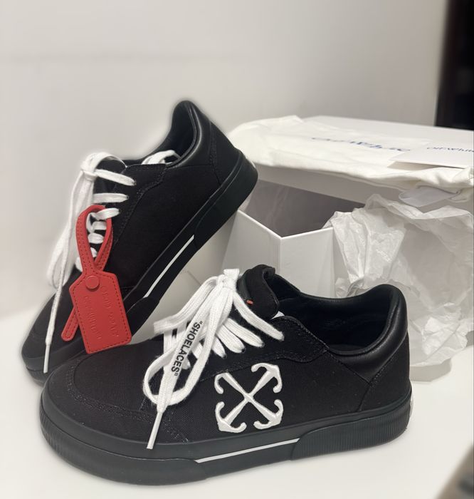 NOWE Off-White sneakers – must have!