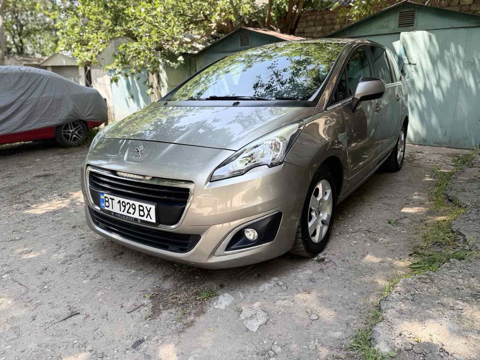 Пежо 5008 1.6 diesel в отличном состоянии