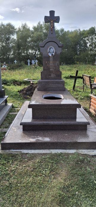 Виготовлення пам'ятників