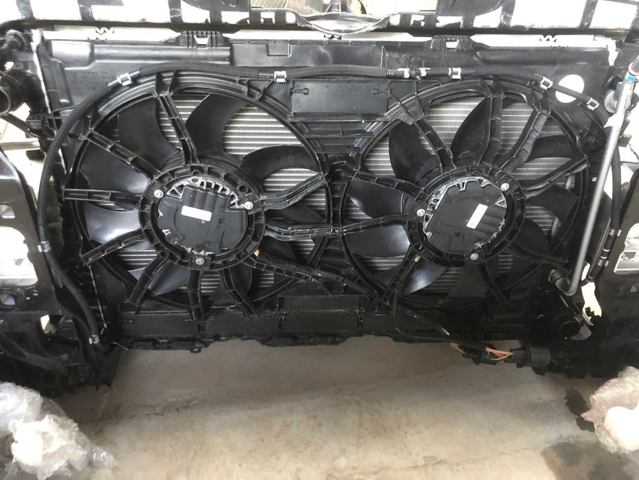 Панель комплектна радіатор вентилятор Porsche Macan GTS Turbo