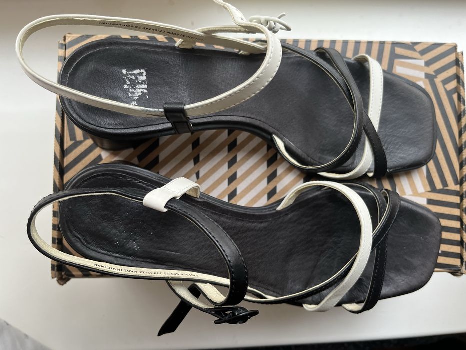 Шкіряні босоніжки Camper 39 розмір