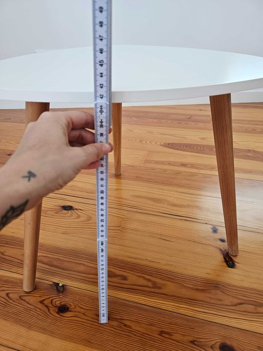 Mesa de apoio branca / Mesa de cabeceira