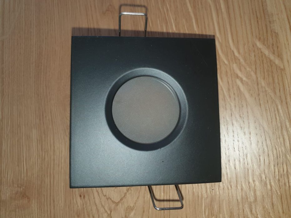 Oprawy wodoodporne Komplet 8 szt  kwadratowe, stałe,  czarne MR16/