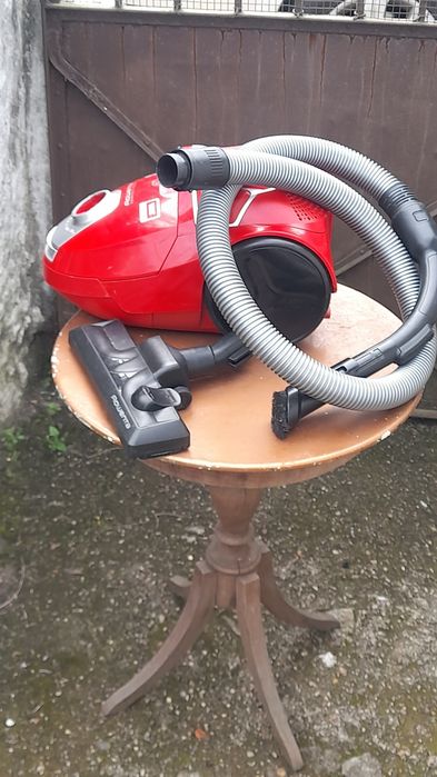 Aspirador Rowenta 750w iec Compact Power