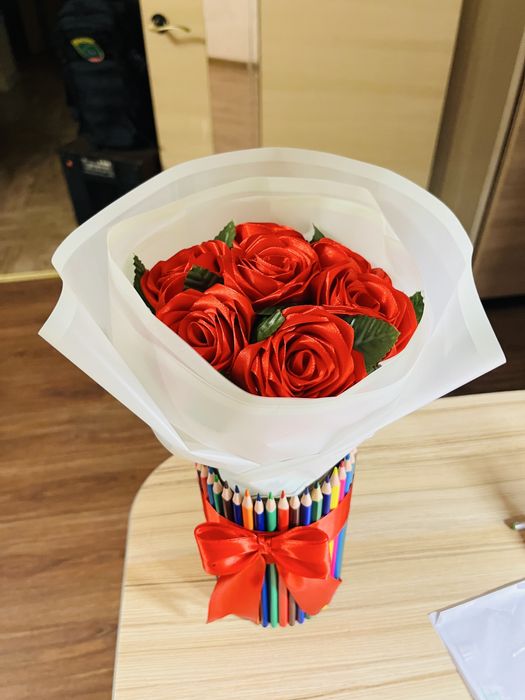 Штучні квіти,атласні троянди