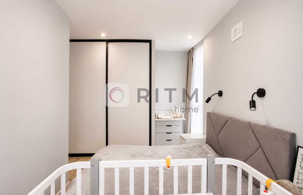 Продаж 2-кімнатна квартира з ремонтом ЖК Grand Village.