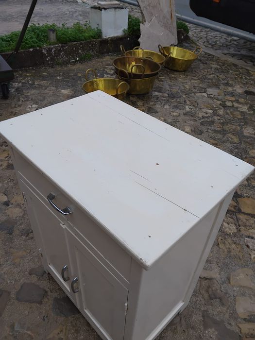 Pequeno armário de arrumação