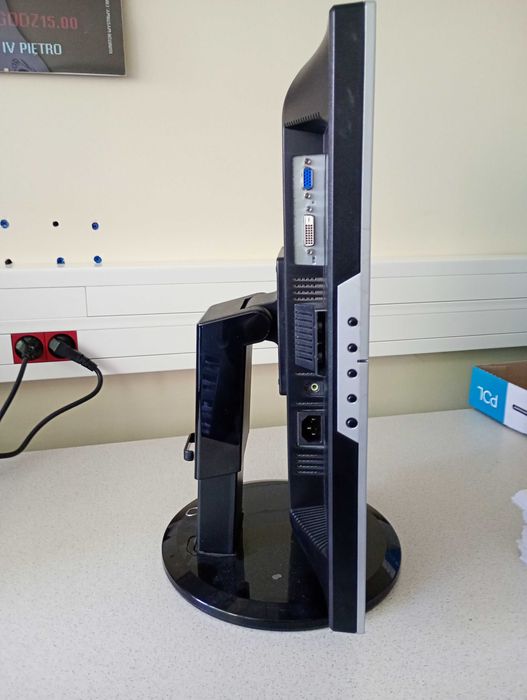 Monitor AOC 19"  2 sztuki