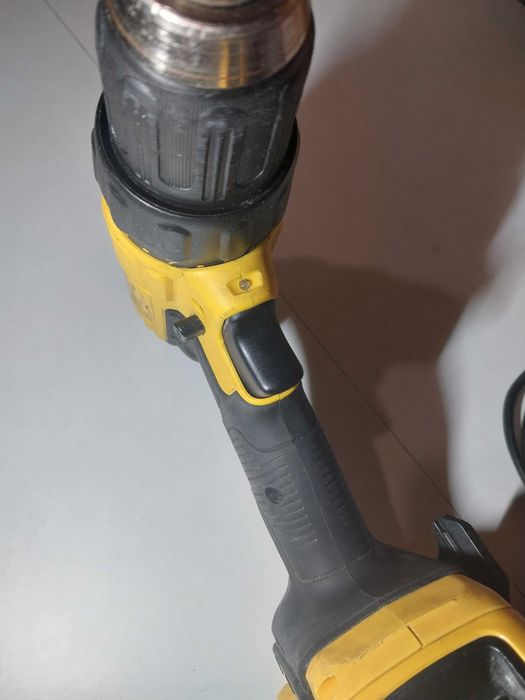 шуруповерт DeWALT DCD771-ks