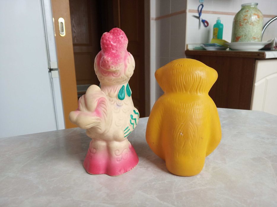 Советские игрушки резиновые пищалки: петушок, обезьянка