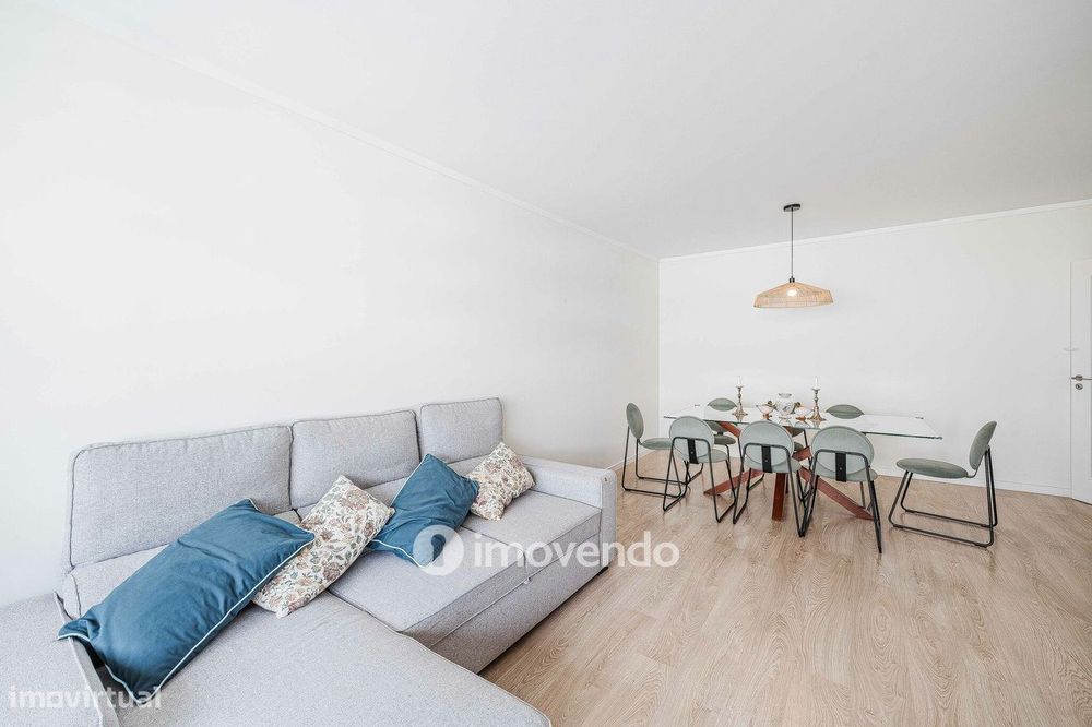 Apartamento T2 moderno, com estacionamento, na Alta de Lisboa