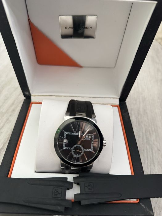 часы Ulysse Nardin Executive Dual Time