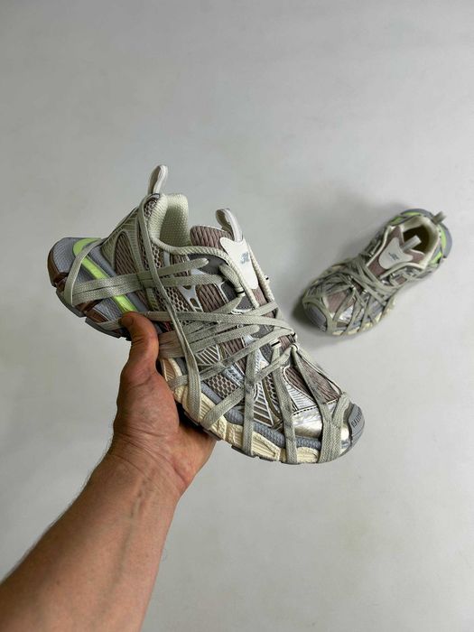 Кросівки Balenciaga 3XL Extreme Lace Sneaker in Light Beige кроссовки
