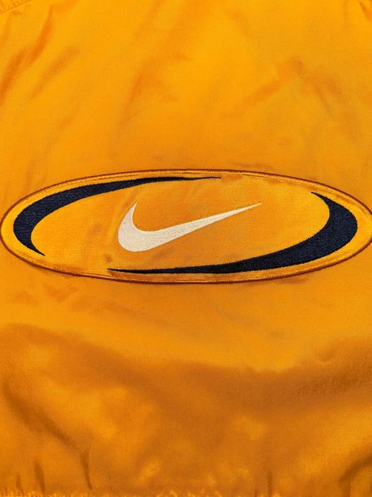 Вінтажка куртка NIKE