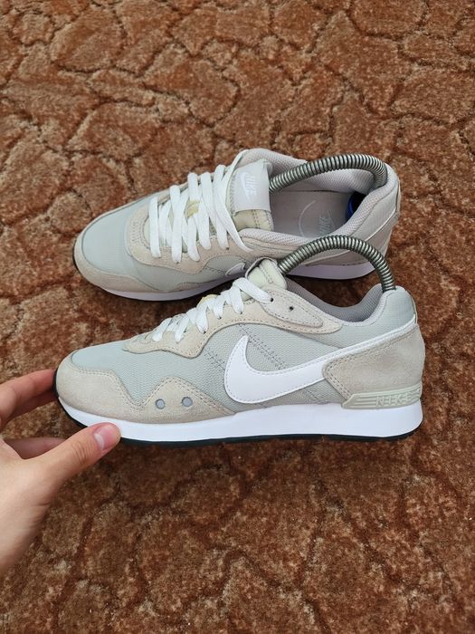 Оригинальные женские кроссовки Nike Venture Runner
