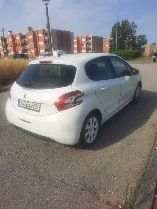 Peugeot 208 1000cc 2015