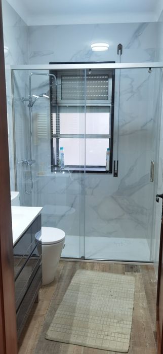 Venda e colocação de resguardos em vidro, guarda corpos e espelhos