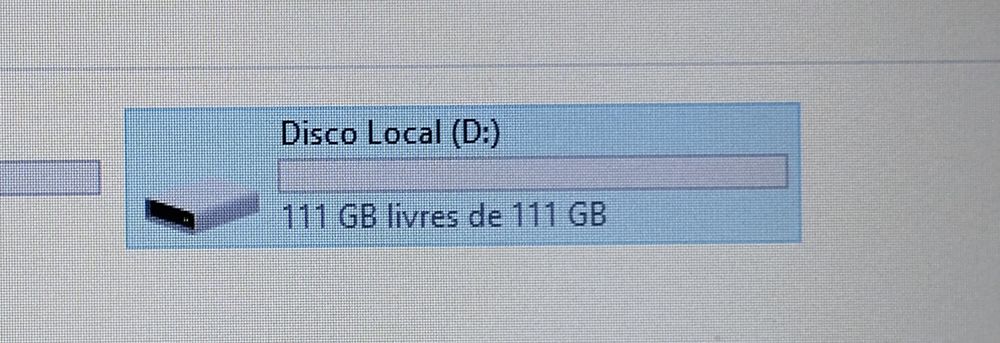 Disco SSD de marca Kingston já com os portes incluídos