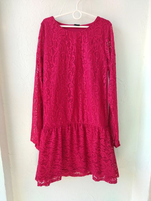 Śliczna elegancka sukienka dla dziewczynki