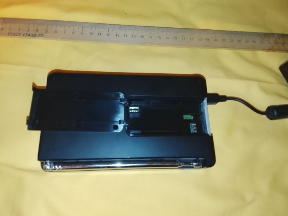 Радиоприемник цифровой. Отлично работает. Сеть- батарейки