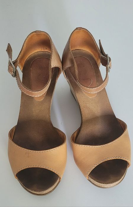 Buty na koturnie But S