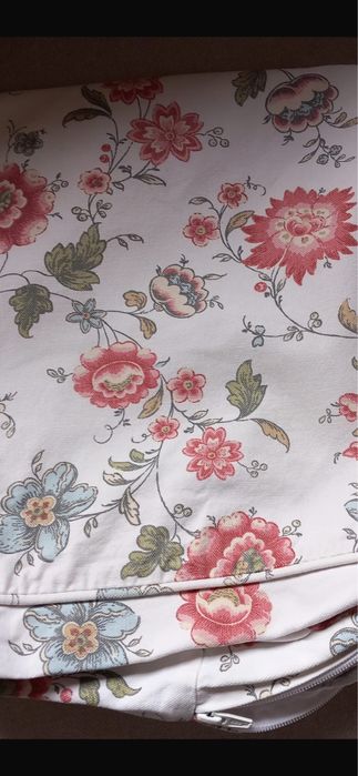 Pokrycie sofy ektorp biały w kwiaty