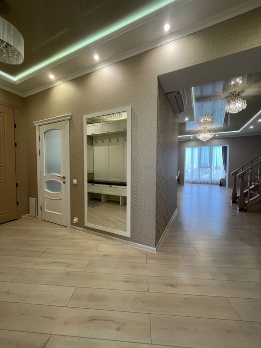 Продаж, 4 кімнатної 2 - рівневої квартири (Кузнецька) Заводський  7#2