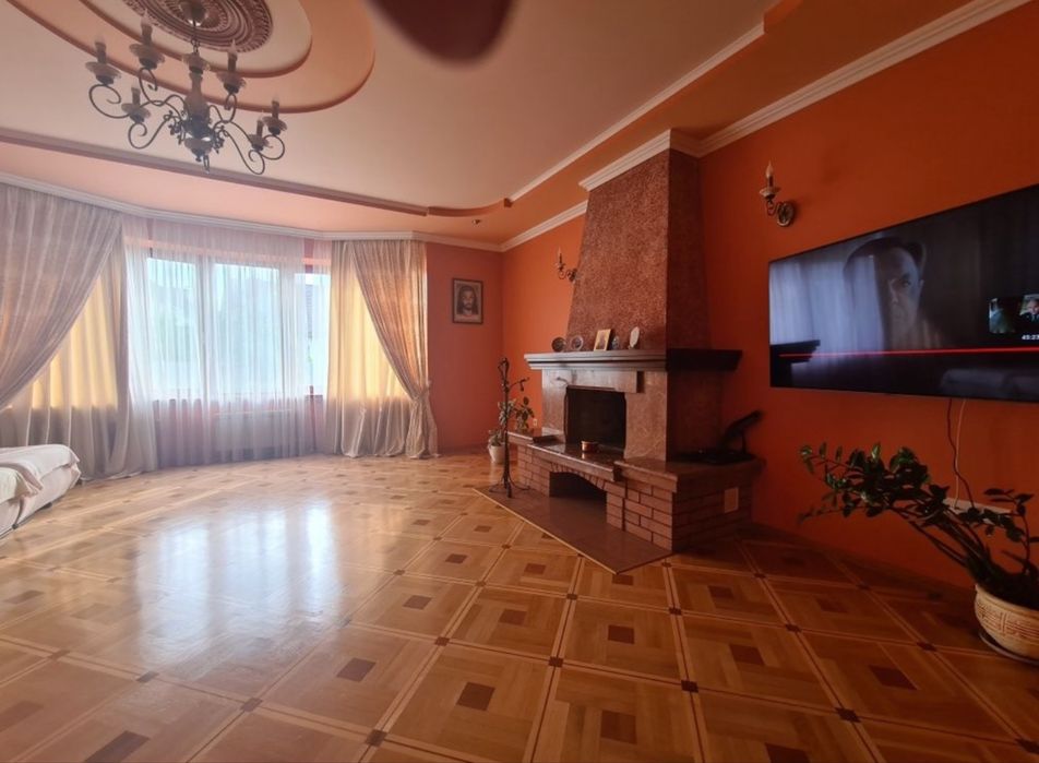 Продаж будинку в Сторожниці