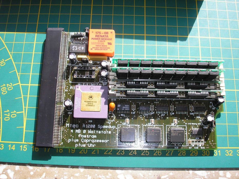 Amiga 1200 – Blizzard 1230-IV Turbo Board (oryginał, stan idealny)