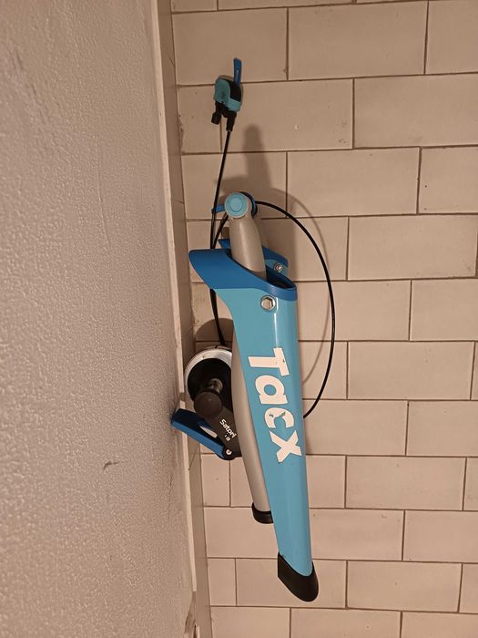 Rolo Tacx Satori + Roda 26’’ + Cassete 11x28 + Pneu Vittoria Zafiro