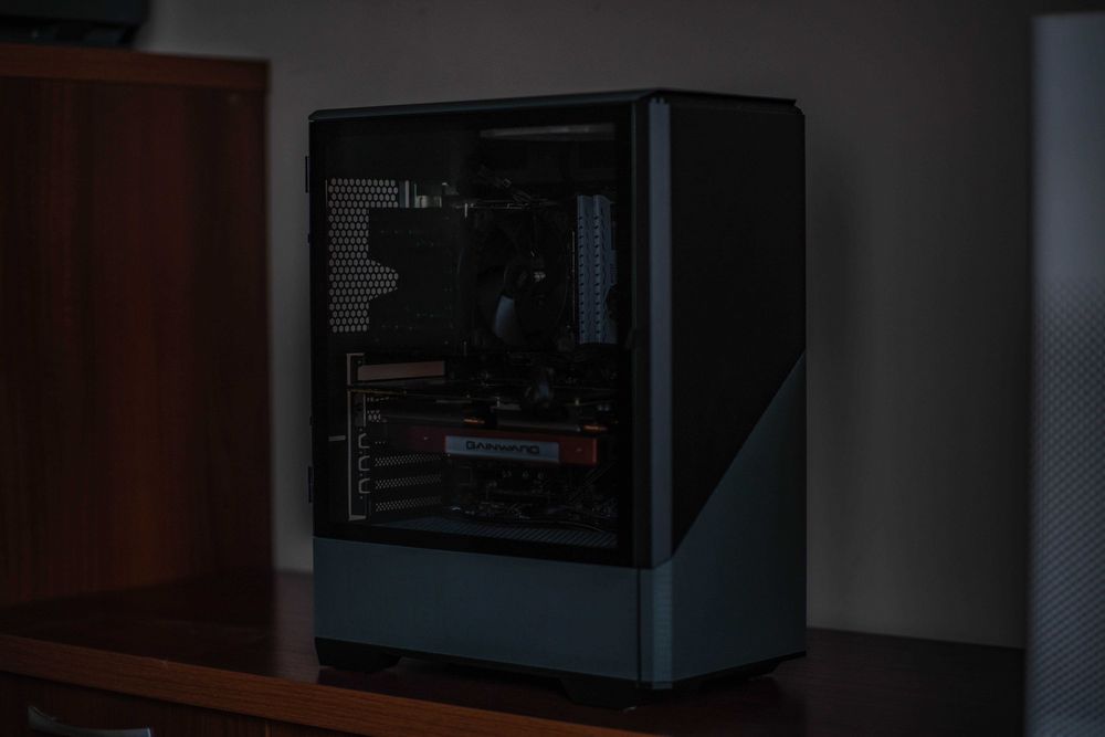 Komputer stacjonarny / Ryzen 5 3600X / GTX 1080Ti / 16GB 3600MHz /M.2