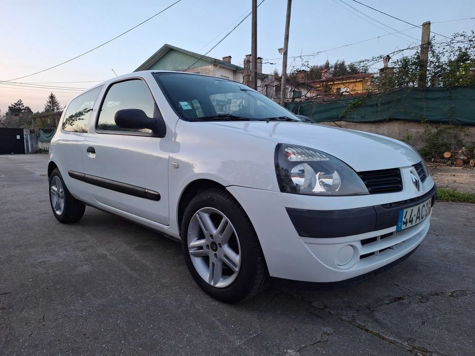 Renault Clio Van  1.5 DCI 2005 com 240 mil , Excelente estado Geral