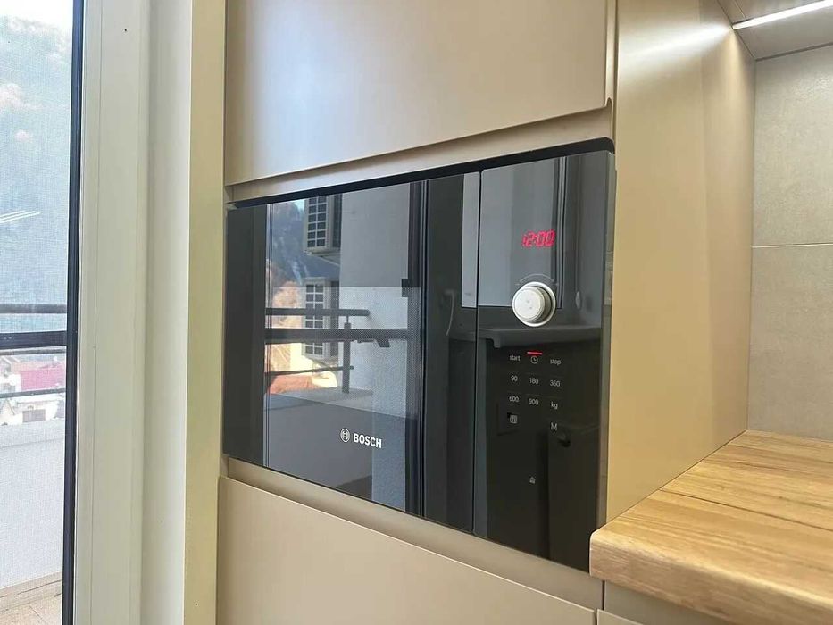 Продається стильна видова 2к. квартира в самому серці Яремче!