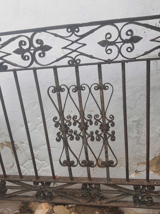 Varanda ferro forjada  Antiga