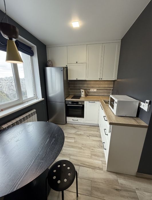 Продам 2 комнатную квартиру м. Студенческая