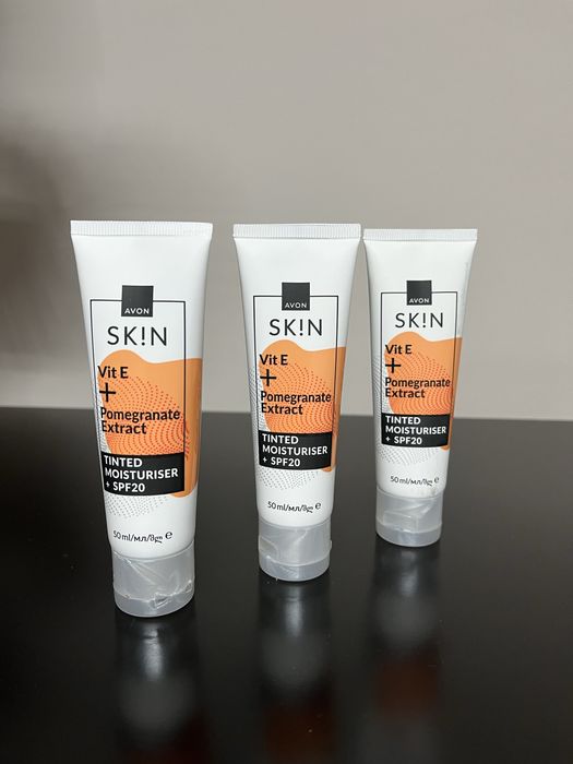 Avon krem koloryzujący- rozświetlający 2w1. 50ml